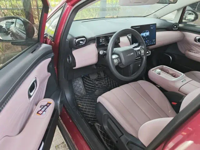 GAC Aion UT — Фото автомобиля 17