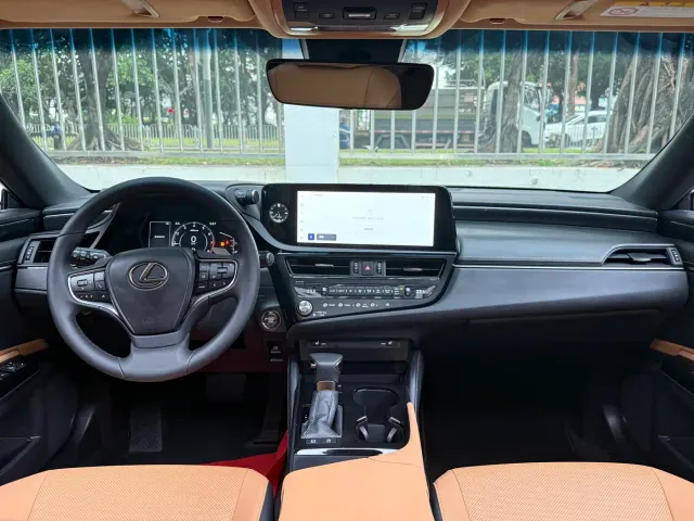 Lexus ES — Фото автомобиля 6