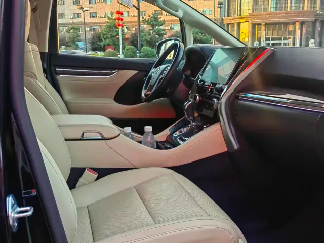 Toyota Alphard — Фото автомобиля 7
