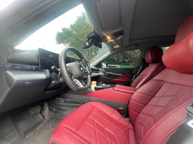 BMW 5 Series — Фото автомобиля 8