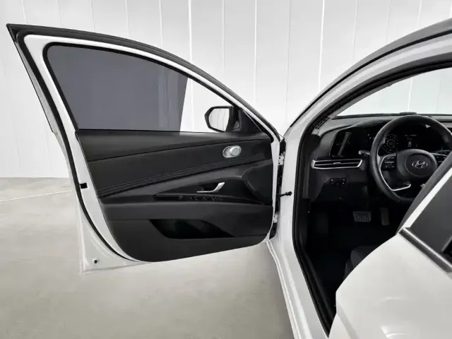 Hyundai Elantra — Фото автомобиля 11