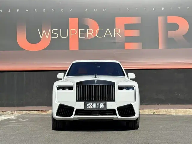 Rolls-Royce Cullinan — Фото автомобиля 2