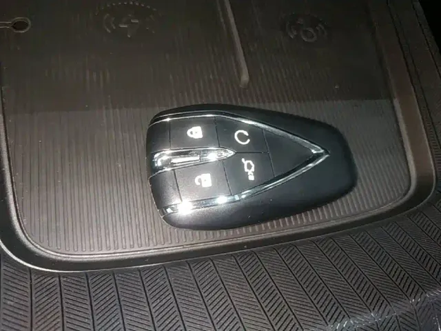 Changan Eado — Фото автомобиля 8
