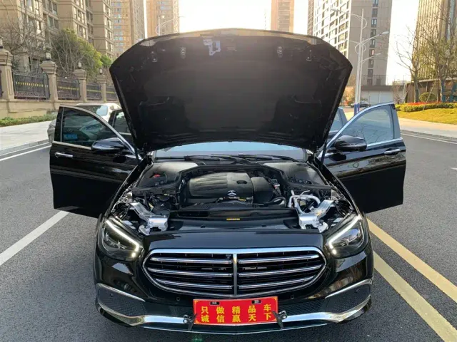 Mercedes-Benz E-Class — Фото автомобиля 17