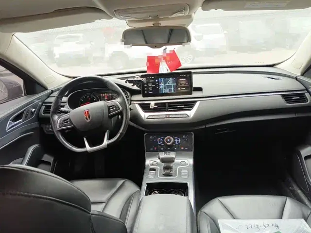 Hongqi Hongqi H5 2022 Classic Facelift 1.8T Automatic Smart Connect Flag Rhythm Edition — Фото автомобиля 12