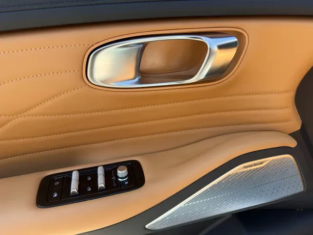 Geely Galaxy Starship 7 EM-i — Фото автомобиля 18