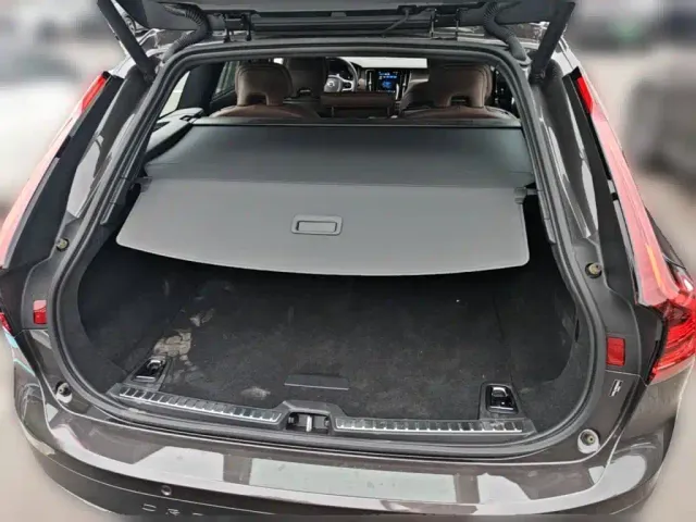 Volvo V90 — Фото автомобиля 23