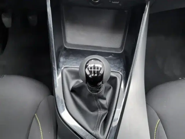 Roewe i5 — Фото автомобиля 13