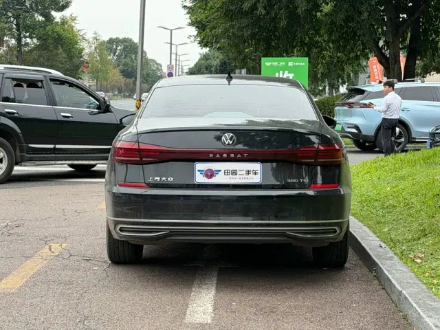 Volkswagen Passat — Фото автомобиля 5