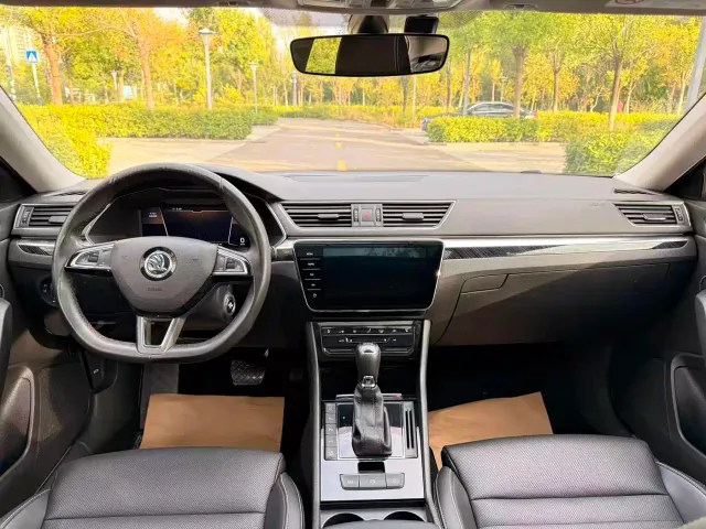 Skoda Superb — Фото автомобиля 19