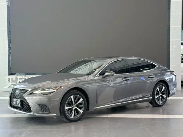 Фотография автомобиля — Lexus LS