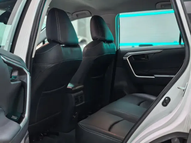 Toyota RAV4 — Фото автомобиля 7