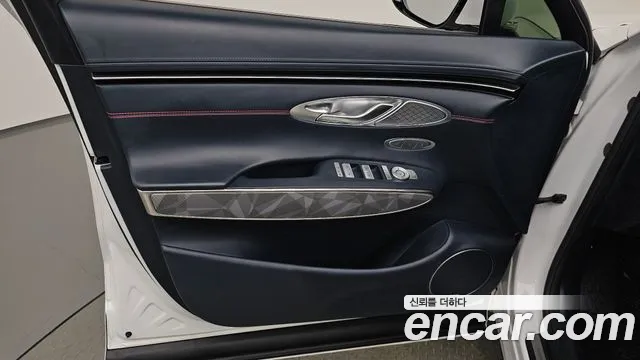 Genesis GV70 — Фото автомобиля 13