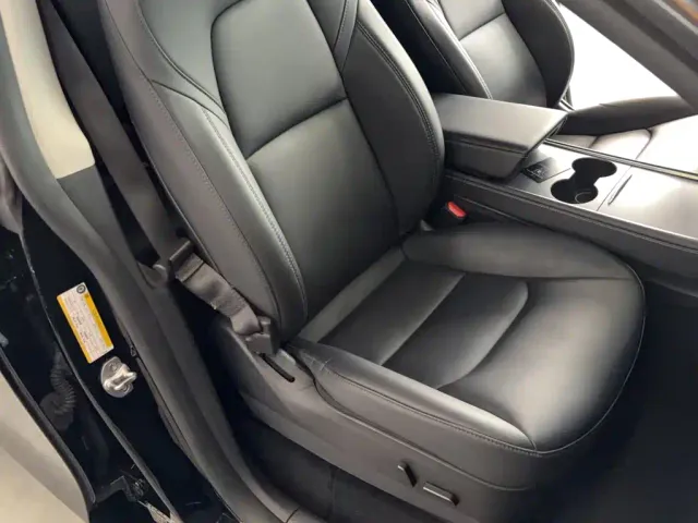 Tesla Model Y — Фото автомобиля 22