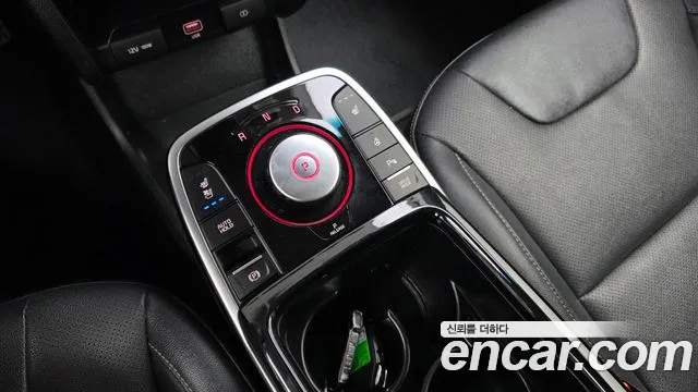 Kia Niro — Фото автомобиля 12