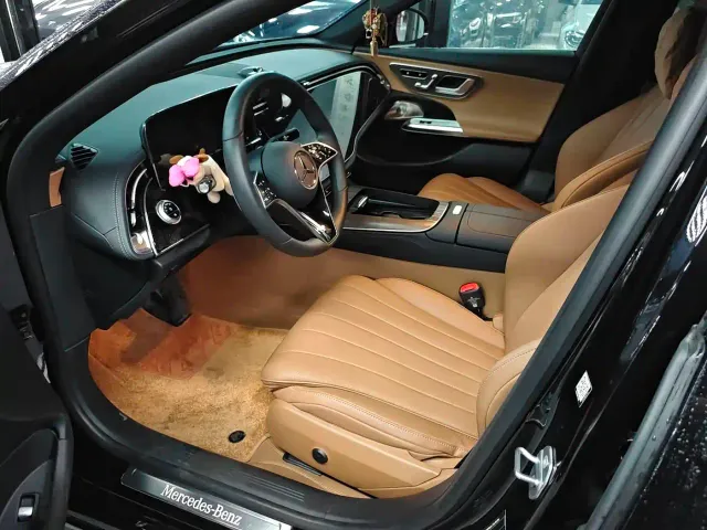 Mercedes-Benz E-Class — Фото автомобиля 5