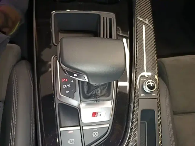 Audi A4L — Фото автомобиля 13