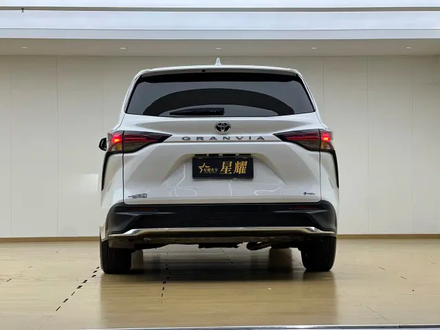 Toyota Granvia — Фото автомобиля 20