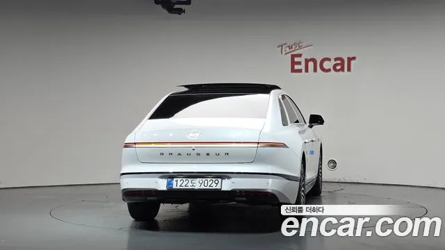 Hyundai Grandeur Новый Grandeur (GN7) 2.5 Бензин 2WD — Фото автомобиля 4