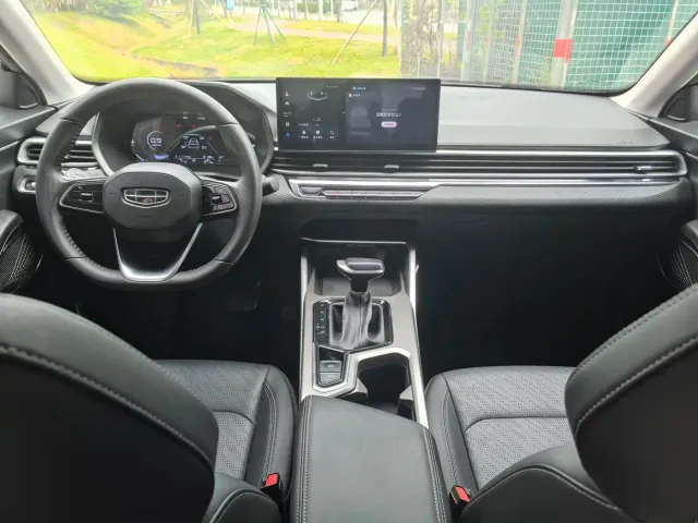 Geely Emgrand — Фото автомобиля 5
