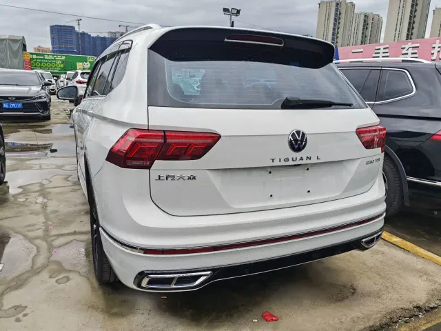 Volkswagen Tiguan L — Фото автомобиля 4