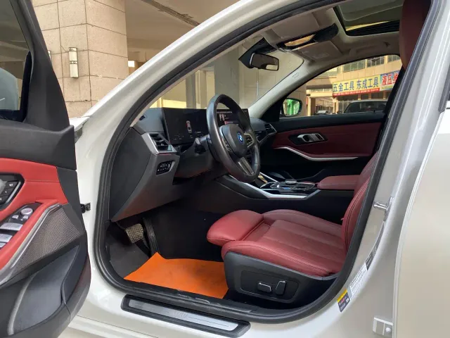 BMW i3 — Фото автомобиля 12