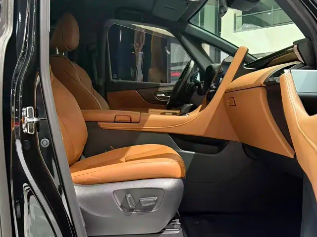 Toyota Vellfire — Фото автомобиля 13
