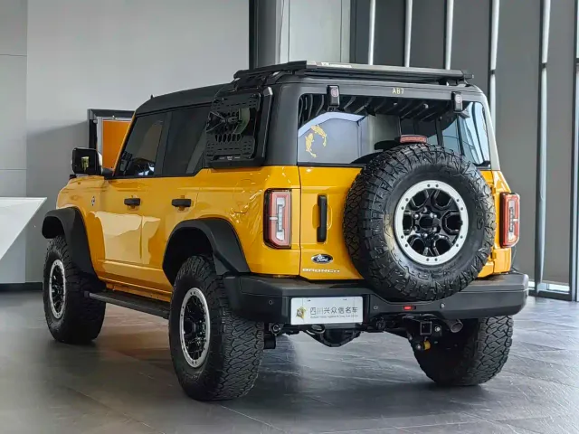 Ford Bronco — Фото автомобиля 4