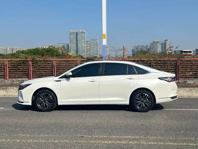 Dongfeng Yixuan MAX — Фото автомобиля 17