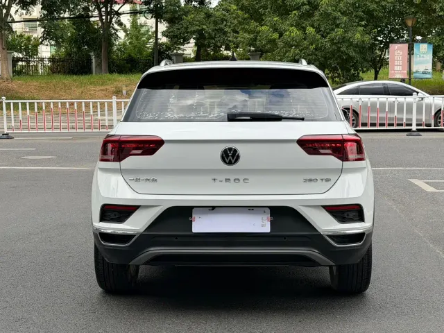 Volkswagen T-Roc — Фото автомобиля 6