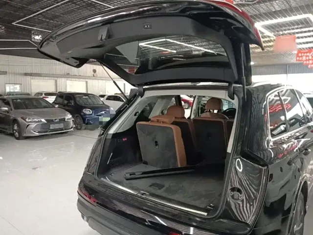 Audi Q7 — Фото автомобиля 18