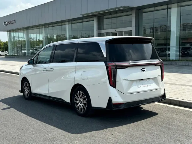 GAC Trumpchi E9 — Фото автомобиля 10