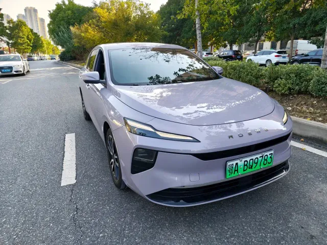 Roewe D6 — Фото автомобиля 2