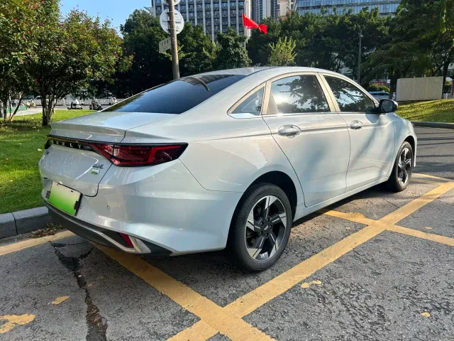 Geely Emgrand L — Фото автомобиля 4