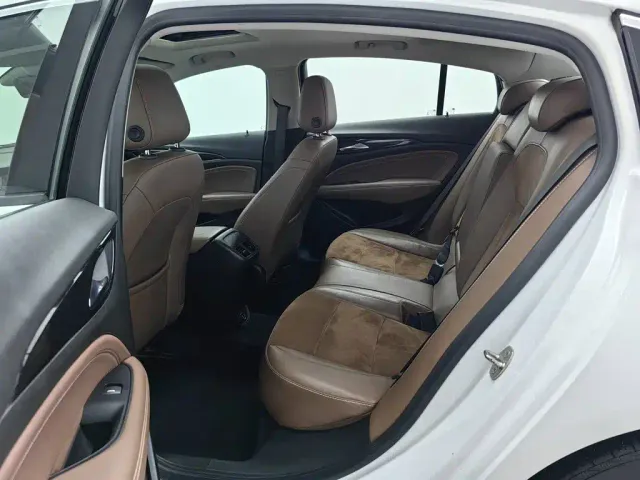 Buick Regal — Фото автомобиля 15
