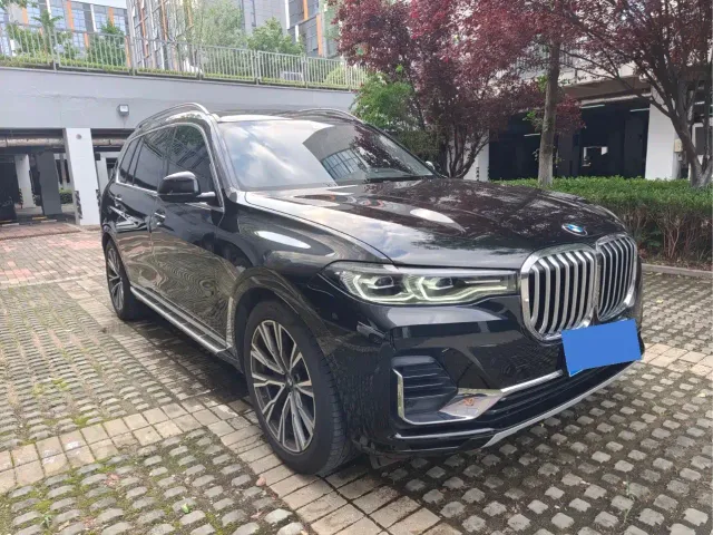 BMW X7 — Фото автомобиля 2