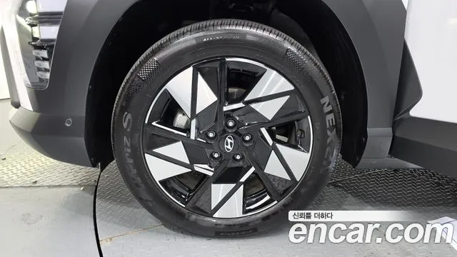 Hyundai Kona SX2 — Фото автомобиля 5