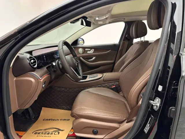 Mercedes-Benz E-Class — Фото автомобиля 8