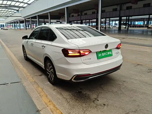 Volkswagen Lavida — Фото автомобиля 4