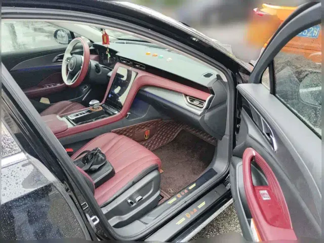 Hongqi H5 — Фото автомобиля 13
