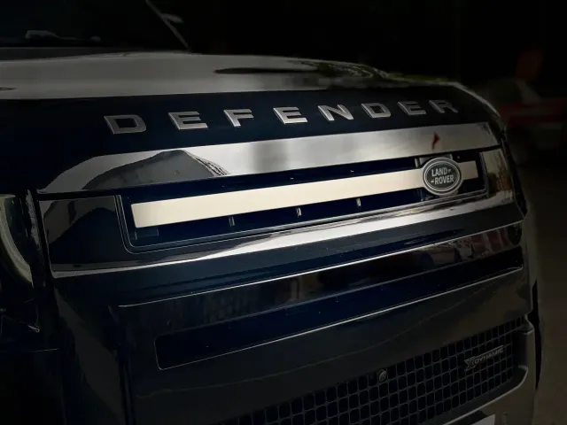 Land Rover Defender — Фото автомобиля 10