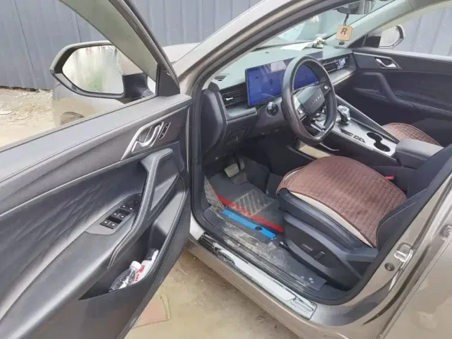Roewe RX5 — Фото автомобиля 15