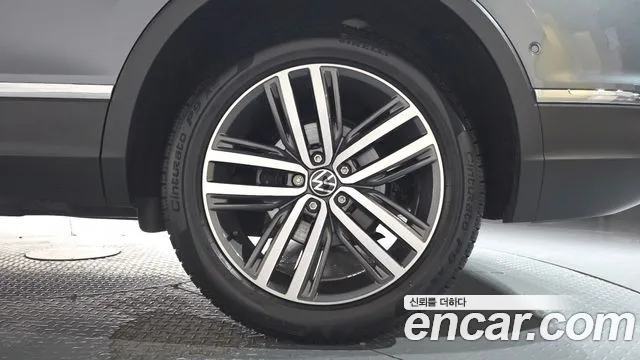 Volkswagen Tiguan — Фото автомобиля 6