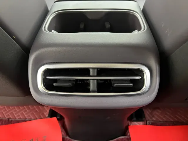 Leapmotor C10 — Фото автомобиля 17