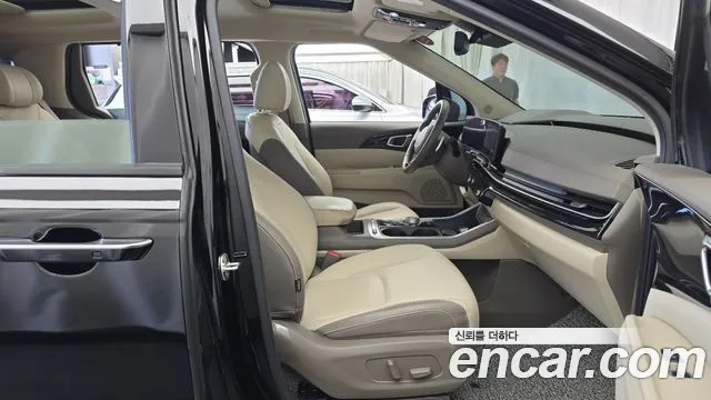 Kia Carnival Generation 4 — Фото автомобиля 16