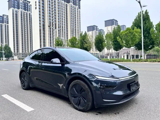Фотография автомобиля — Tesla Model Y