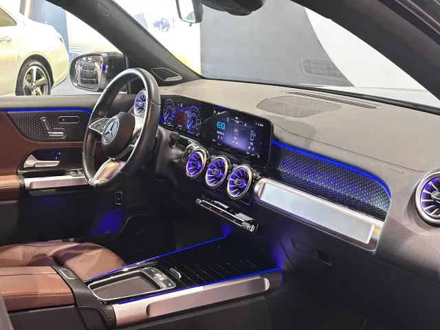 Mercedes-Benz EQB — Фото автомобиля 11