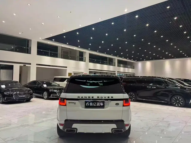 Land Rover Range Rover Sport — Фото автомобиля 19