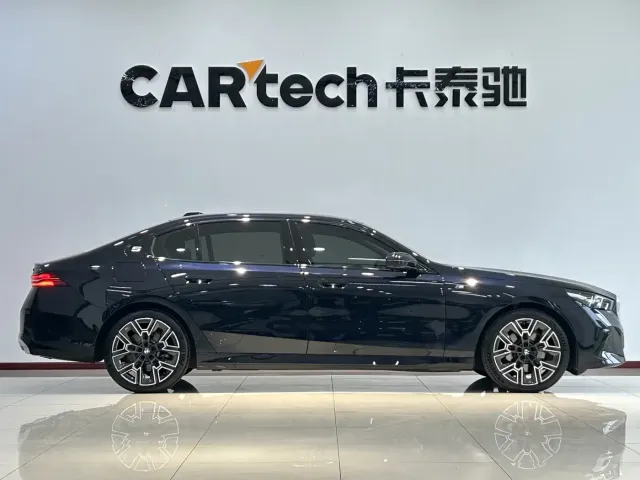 BMW 5 Series — Фото автомобиля 5