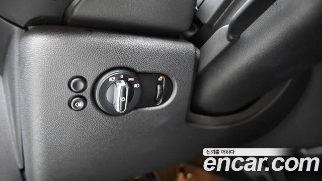 Mini Cooper Cooper 5 дверей Classic — Фото автомобиля 18